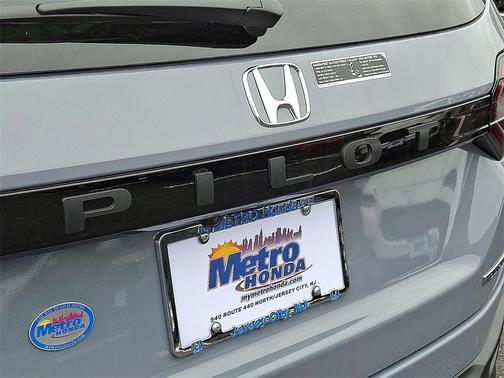 2025 Honda Pilot Touring 8-Passenger