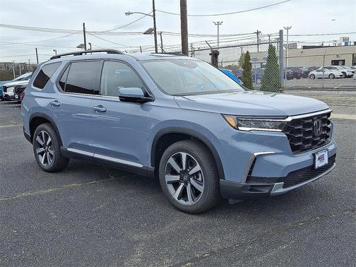 2025 Honda Pilot Touring 8-Passenger