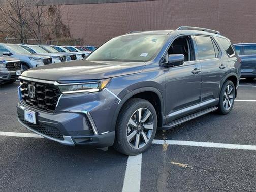2025 Honda Pilot Touring 8-Passenger