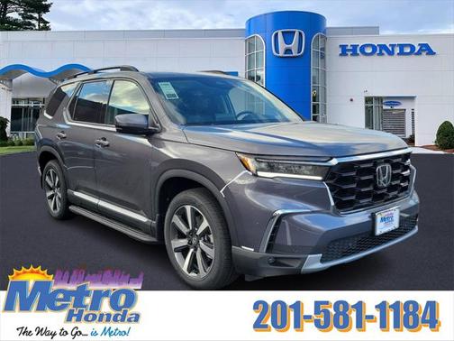 2025 Honda Pilot Touring 8-Passenger