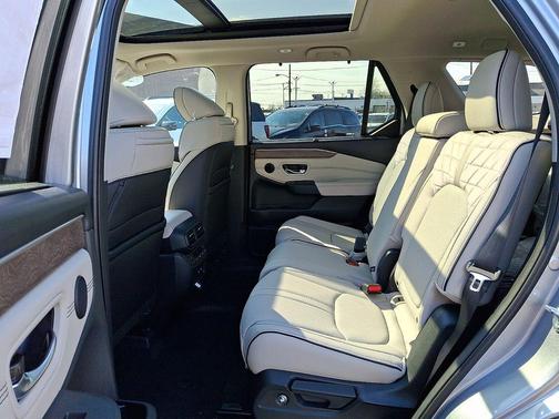 Solar Silver Metallic 2026 Honda Pilot Elite