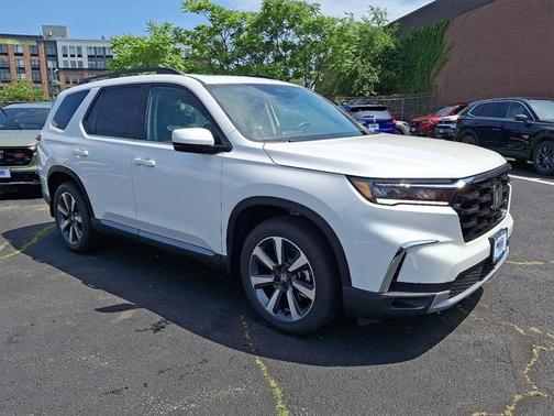 2025 Honda Pilot Touring 8-Passenger