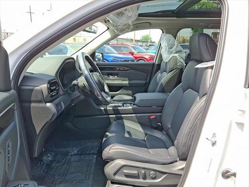 2025 Honda Pilot Touring 8-Passenger