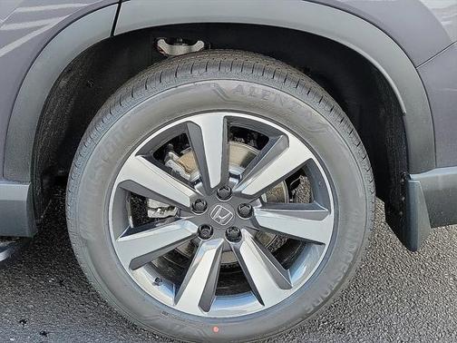 2025 Honda Pilot Touring 8-Passenger