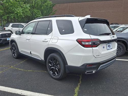 2025 Honda Pilot Touring 8-Passenger