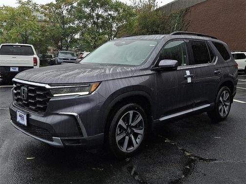 2025 Honda Pilot Touring 8-Passenger