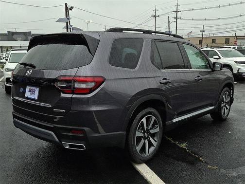 2025 Honda Pilot Touring 8-Passenger