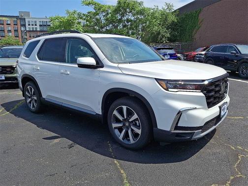 2025 Honda Pilot Touring 8-Passenger