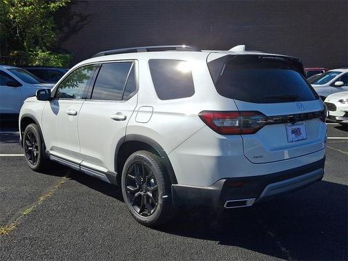 2025 Honda Pilot Touring 8-Passenger