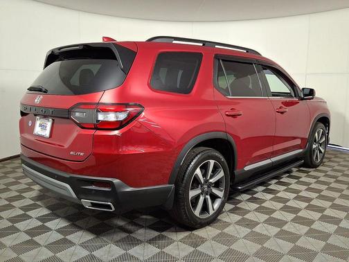 Radiant Red Metallic II 2024 Honda Pilot Elite
