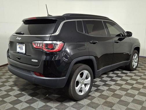 Diamond Black Crystal Pearlcoat 2020 Jeep Compass Latitude