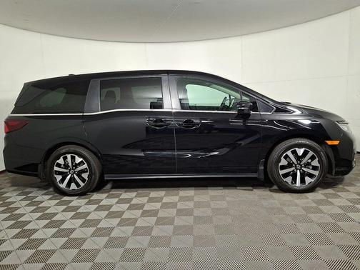 Crystal Black Pearl 2025 Honda Odyssey EX-L