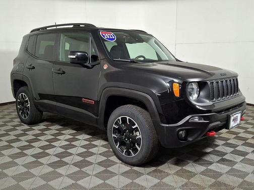 Black Clearcoat 2023 Jeep Renegade Trailhawk
