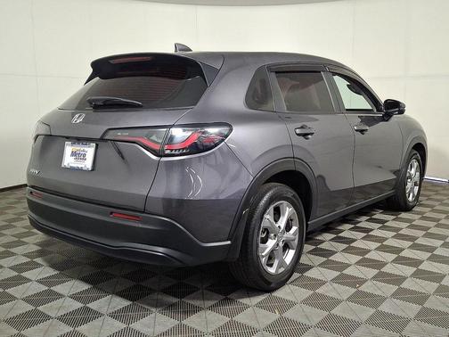 Modern Steel Metallic 2024 Honda HR-V LX