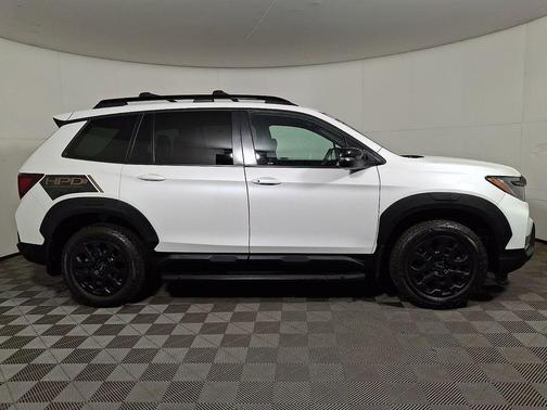 Platinum White Pearl 2023 Honda Passport AWD TrailSport