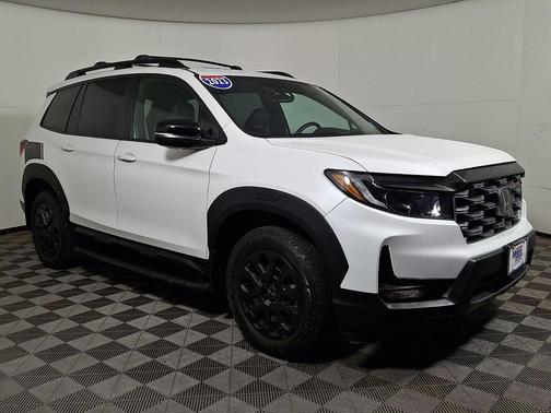 Platinum White Pearl 2023 Honda Passport AWD TrailSport