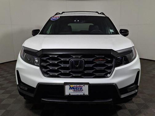 Platinum White Pearl 2023 Honda Passport AWD TrailSport