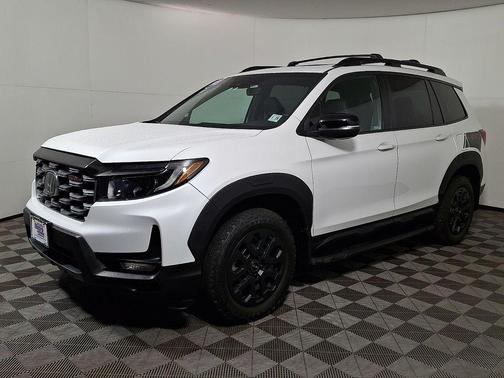 Platinum White Pearl 2023 Honda Passport AWD TrailSport