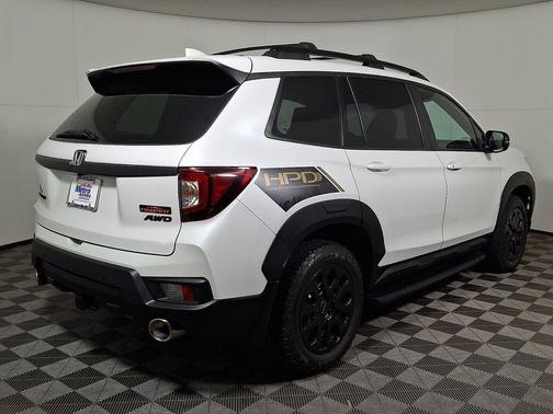 Platinum White Pearl 2023 Honda Passport AWD TrailSport