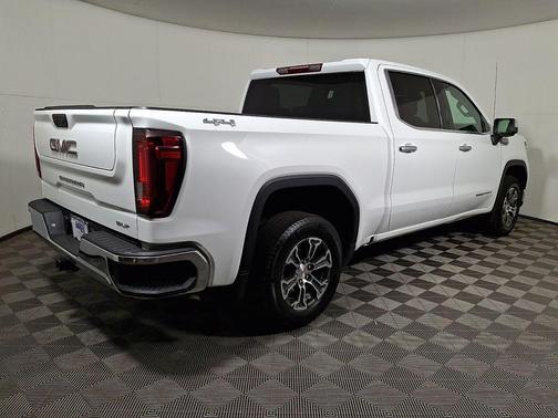 Summit White 2025 GMC Sierra 1500 SLT