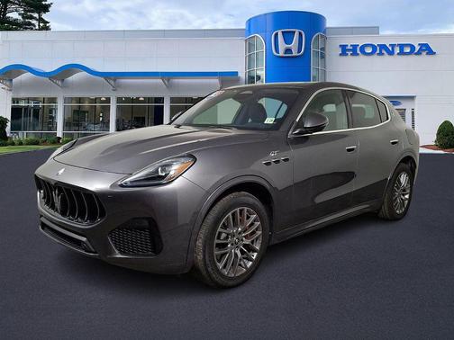 Gray 2023 Maserati Grecale GT
