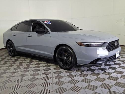 Urban Gray Pearl 2025 Honda Accord SE