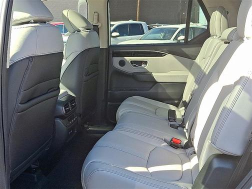 2025 Honda Pilot Touring 8-Passenger