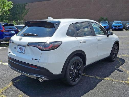 Platinum White Pearl 2026 Honda HR-V AWD Sport