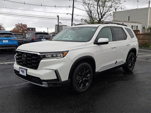 2025 Honda Pilot Touring 8-Passenger