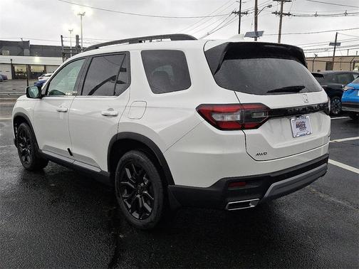 2025 Honda Pilot Touring 8-Passenger