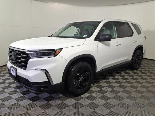 2023 Honda Pilot AWD LX