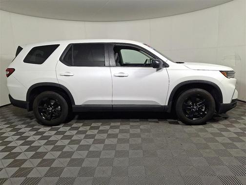 2023 Honda Pilot AWD LX
