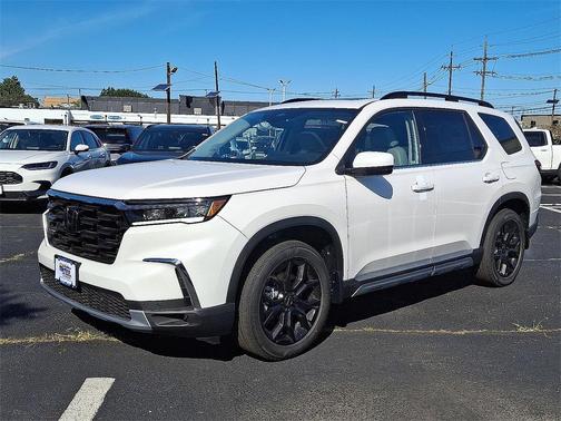 2025 Honda Pilot Touring 8-Passenger