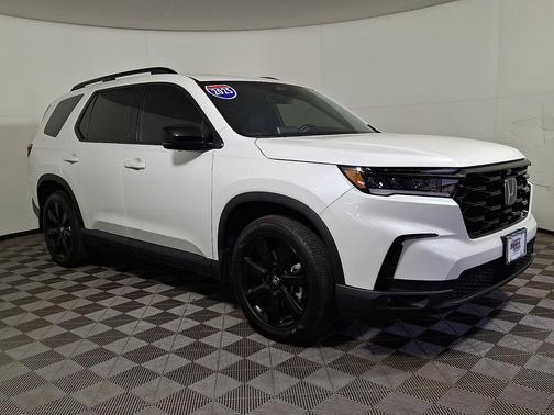 Crystal Black Pearl 2025 Honda Pilot Black Edition