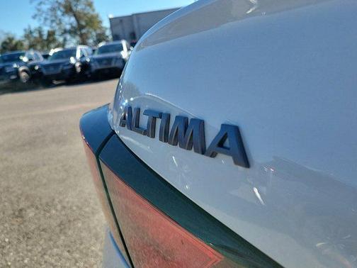 2025 Nissan Altima SR FWD