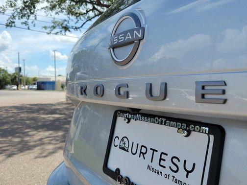 2025 Nissan Rogue SV