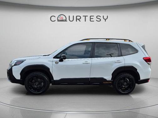 Crystal White Pearl 2022 Subaru Forester Wilderness