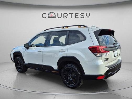 Crystal White Pearl 2022 Subaru Forester Wilderness