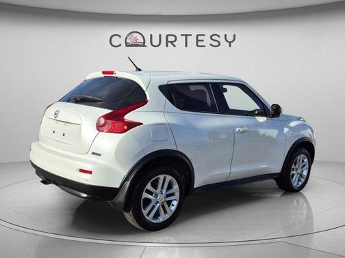 Pearl White 2014 Nissan Juke S