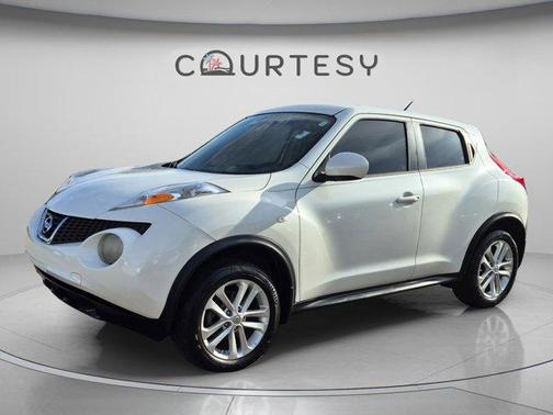 Pearl White 2014 Nissan Juke S