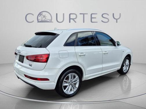 Cortina White 2018 Audi Q3 2.0T Premium Plus