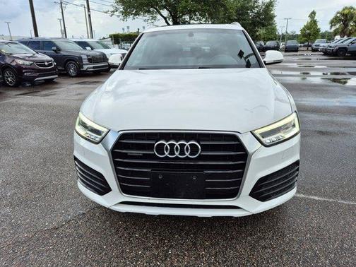 Cortina White 2018 Audi Q3 2.0T Premium Plus