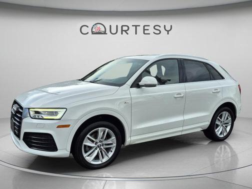 Cortina White 2018 Audi Q3 2.0T Premium Plus