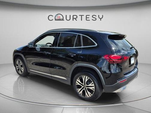 Midnight Black 2026 Mercedes-Benz GLA 250 Base