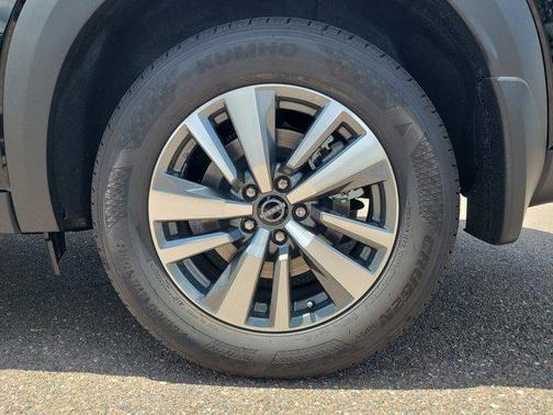 2025 Nissan Pathfinder SL FWD