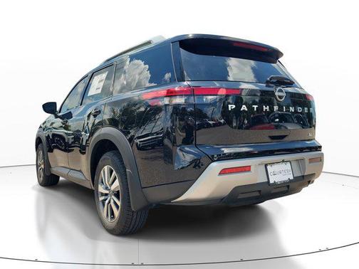 2025 Nissan Pathfinder SL FWD