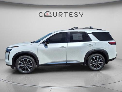 Everest White P 2026 Nissan Pathfinder Platinum