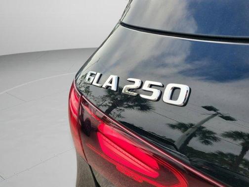 2025 Mercedes-Benz GLA 250 Base