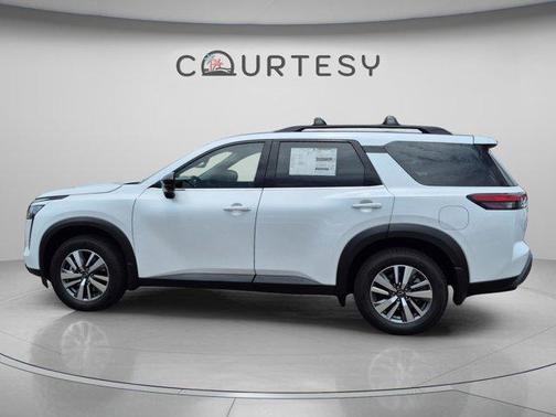 Everest White P 2026 Nissan Pathfinder SL