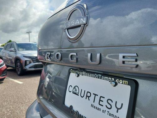 2025 Nissan Rogue SV